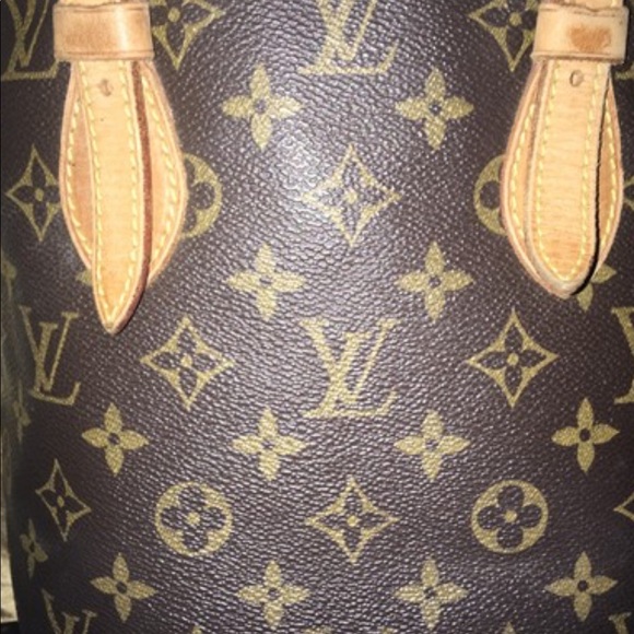 Louis Vuitton
Bucket pm Monogram Shoulder Bag - Picture 2 of 12